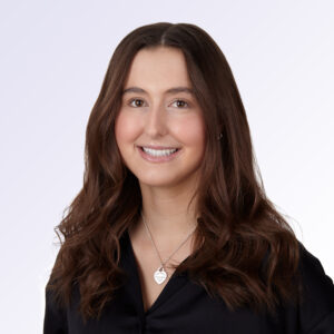 Lilli Strong headshot